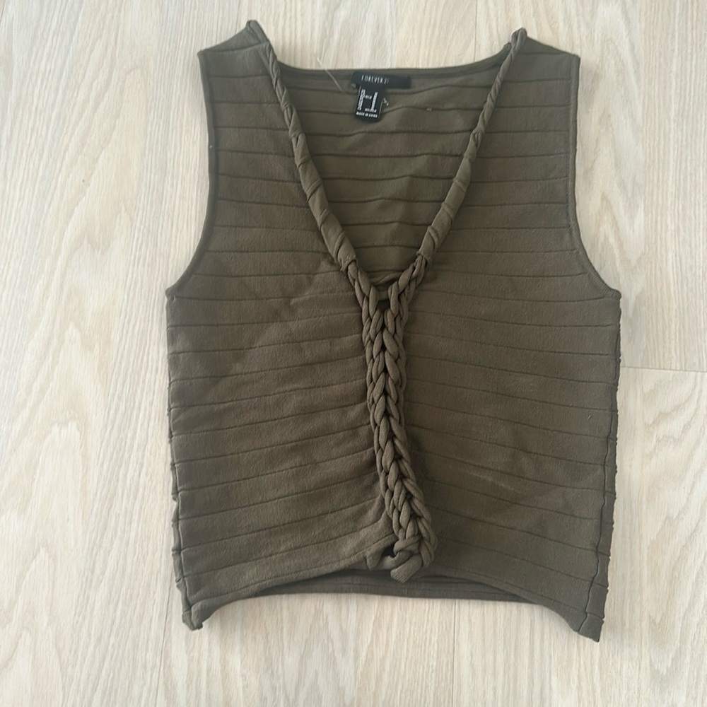 Forever 21‎ low, braided top olive